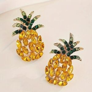 NEWl  Pineapple Stud Earrings – Tropical Sparkle  🍍